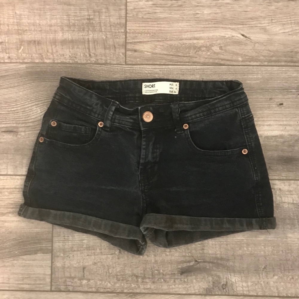 Cotton On Fitted Short Shorts!